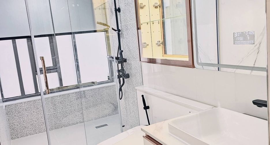 For sale 1 bed condo in Sathon, Bangkok