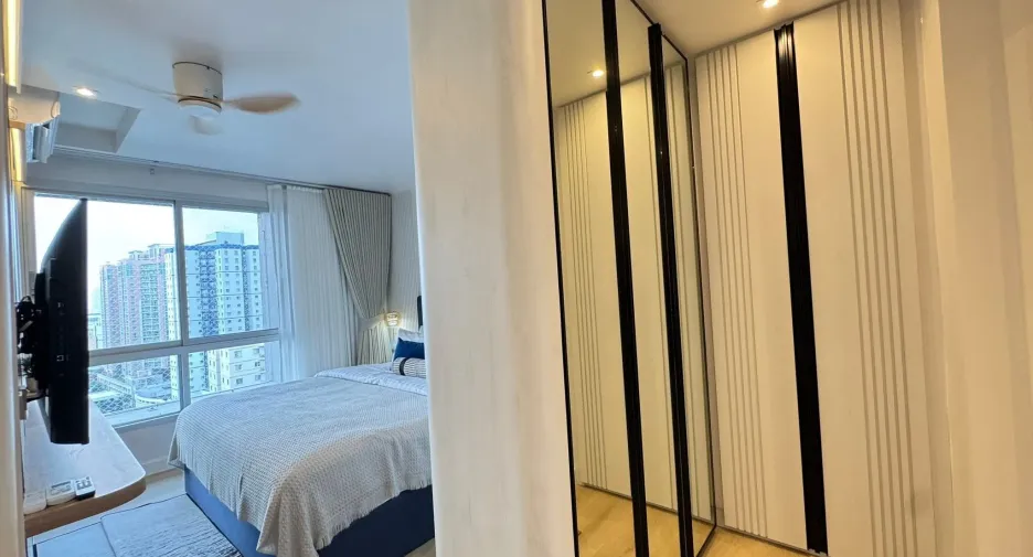 À louer 3 chambres condo à Yan Nawa, Bangkok
