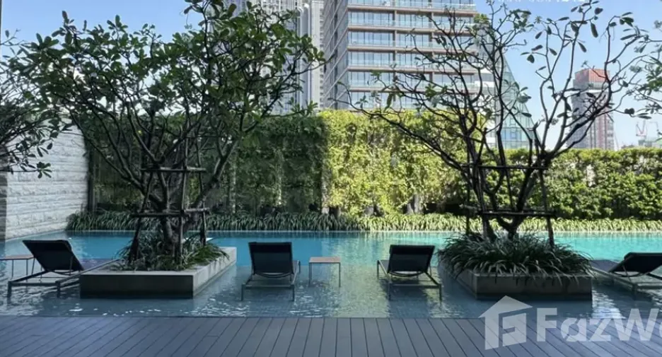 For rent 3 bedrooms condo in Watthana, Bangkok