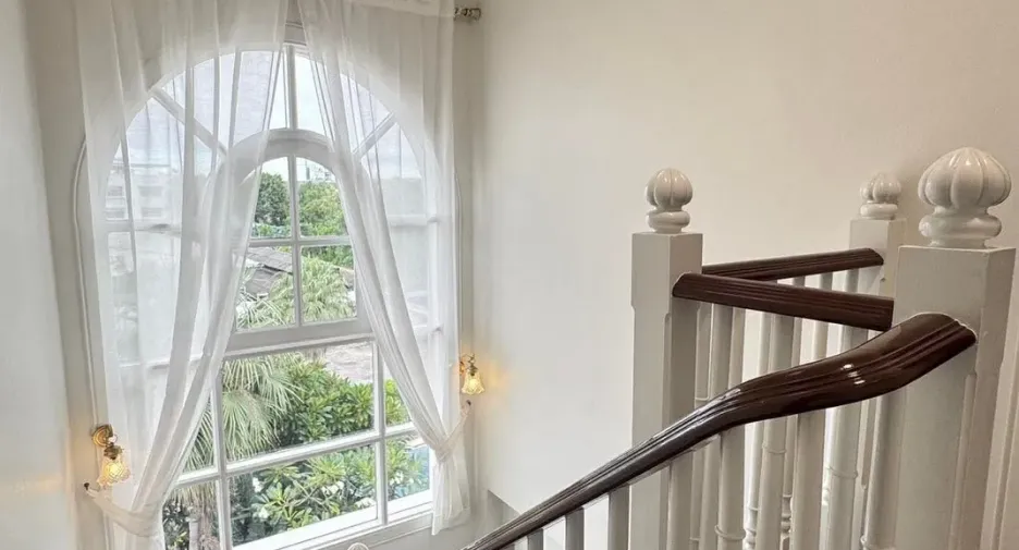 Villa en alquiler de 3 habitaciones en Phra Khanong, Bangkok