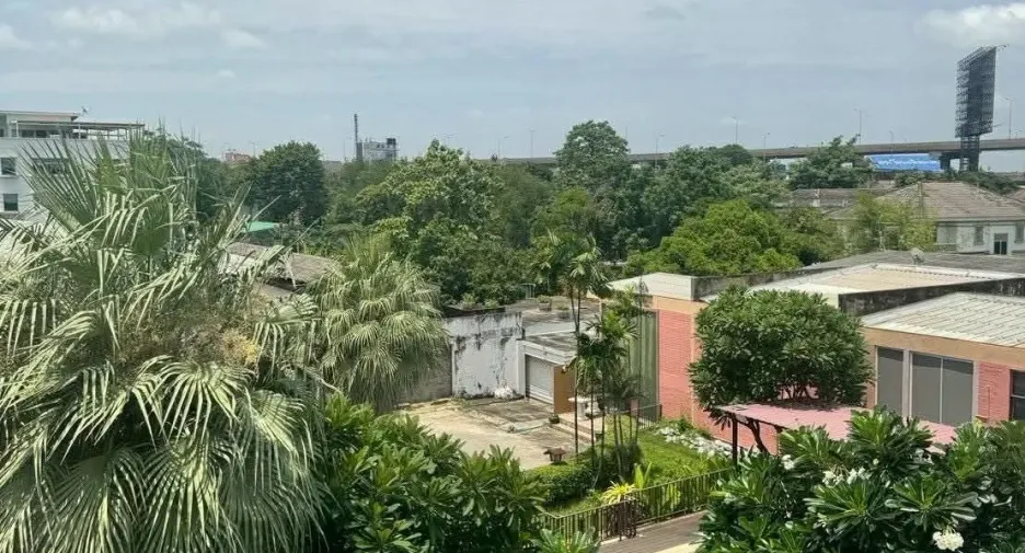 Villa en alquiler de 3 habitaciones en Phra Khanong, Bangkok