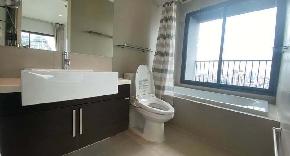 Condo en venta y en alquiler de 1 habitaciones en Khlong Toei, Bangkok