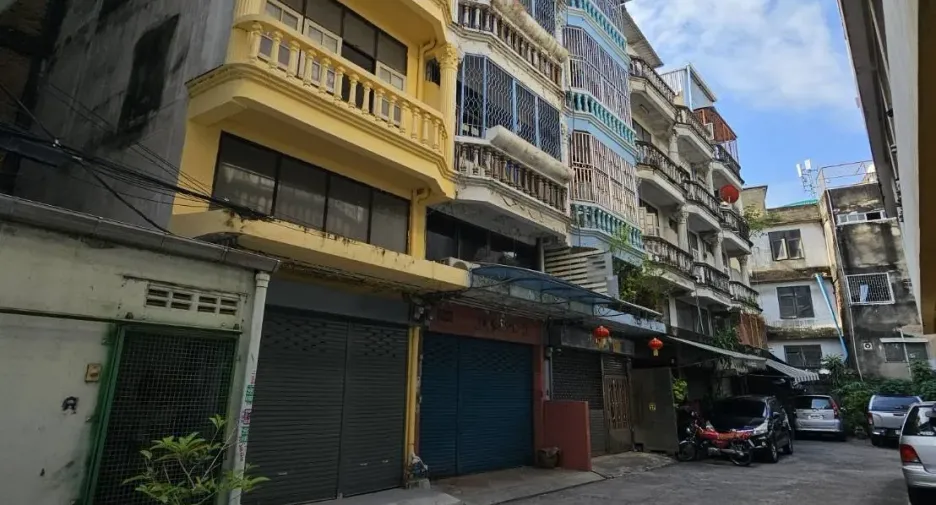 For sale and for rent 4 bedrooms retail Space in Bang Kho Laem, Bangkok