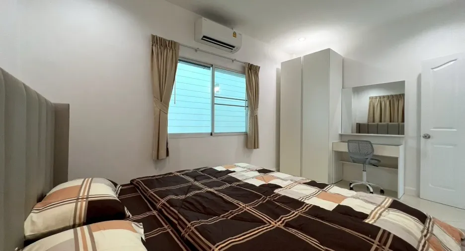 À vendre et à louer 3 chambres villa à Bang Lamung, Chonburi