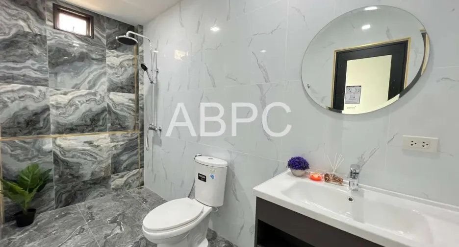 For rent and for sale 4 bedrooms house in Huay Yai, Pattaya