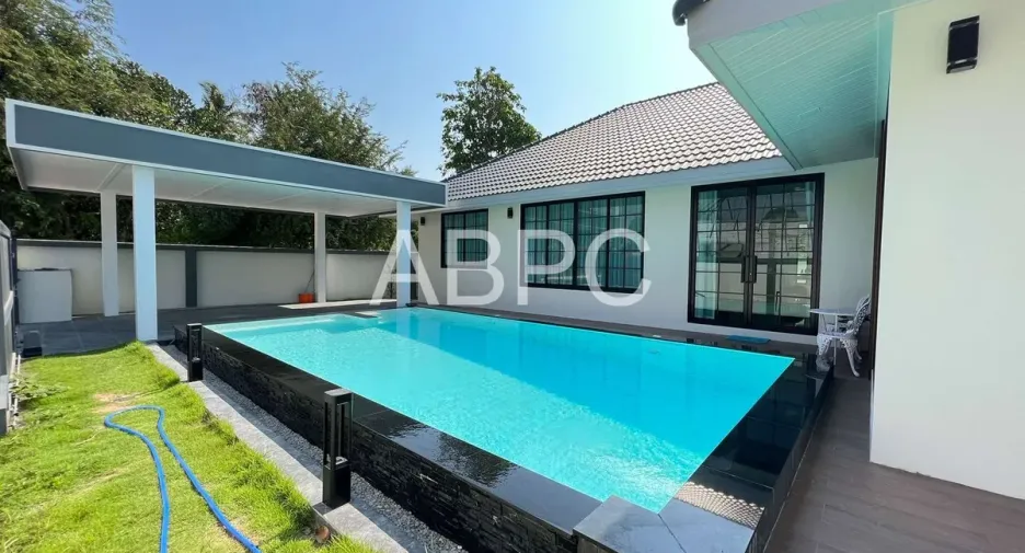 For rent and for sale 4 bedrooms house in Huay Yai, Pattaya