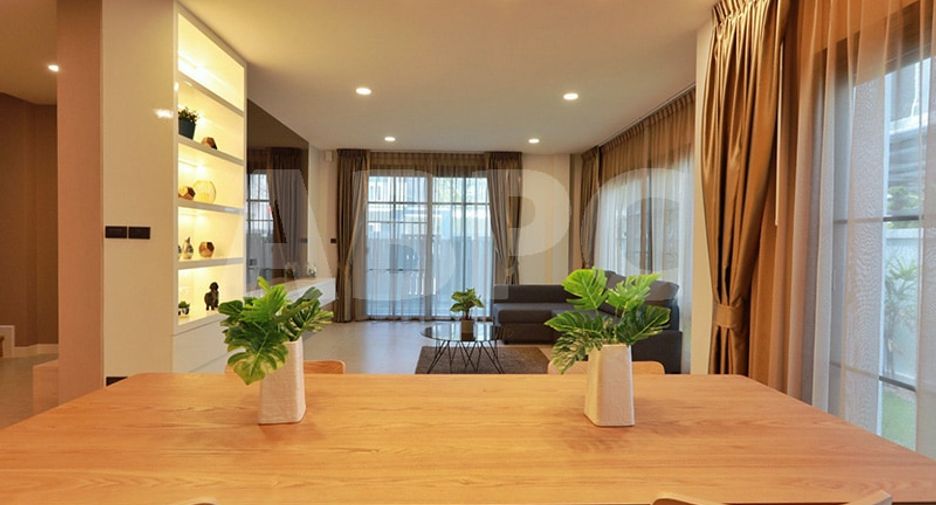 Casa en alquiler y en venta de 3 habitaciones en East Pattaya, Pattaya