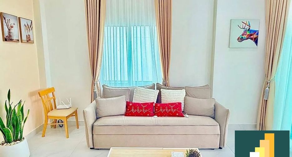 Casa adosada en venta de 2 habitaciones en Bang Lamung, Chonburi