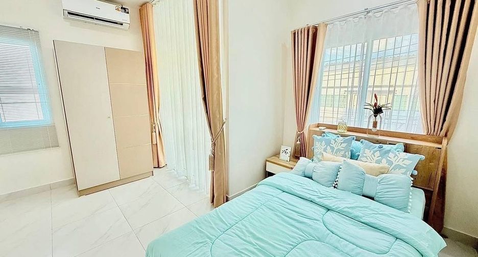 For sale 2 bedrooms townhouse in East Pattaya, Pattaya