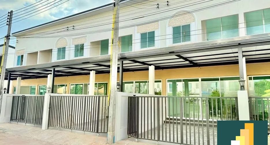 For sale 2 bedrooms townhouse in East Pattaya, Pattaya