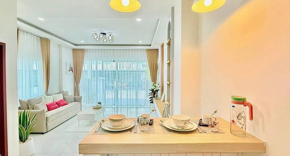 For sale 2 bedrooms townhouse in East Pattaya, Pattaya