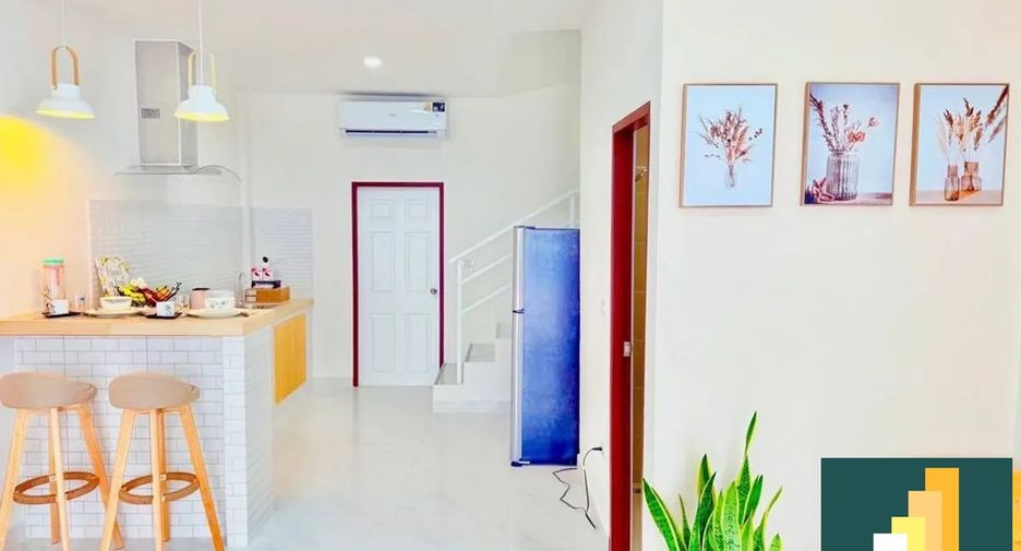 Casa adosada en venta de 2 habitaciones en Bang Lamung, Chonburi