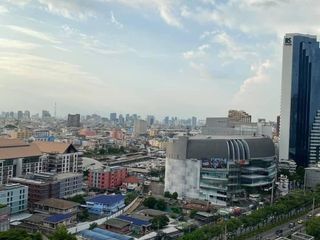 À louer 1 chambre condo à Huai Khwang, Bangkok