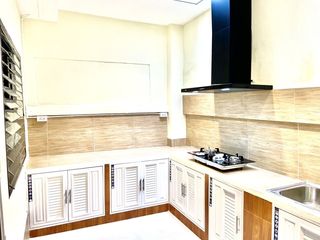 For rent 3 bedrooms townhouse in Bang Na, Bangkok