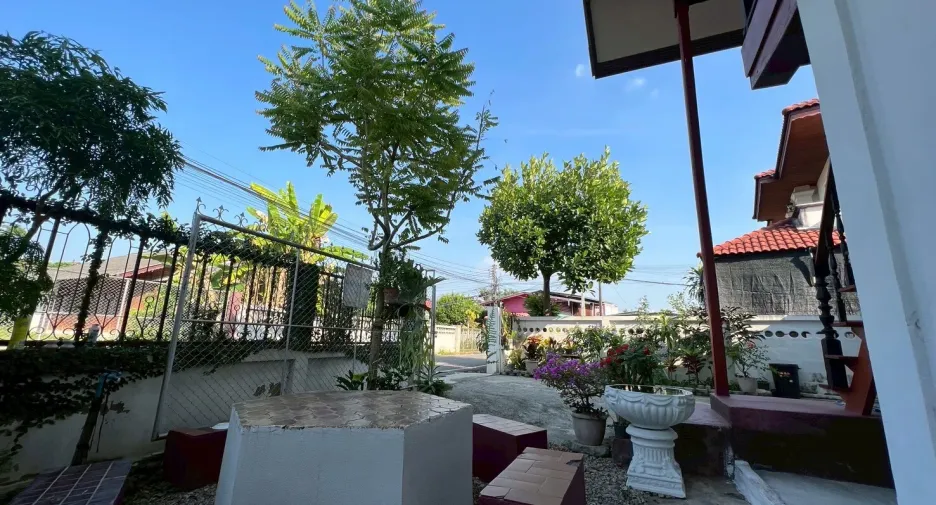 For sale 2 bedrooms house in Mueang Lamphun, Lamphun