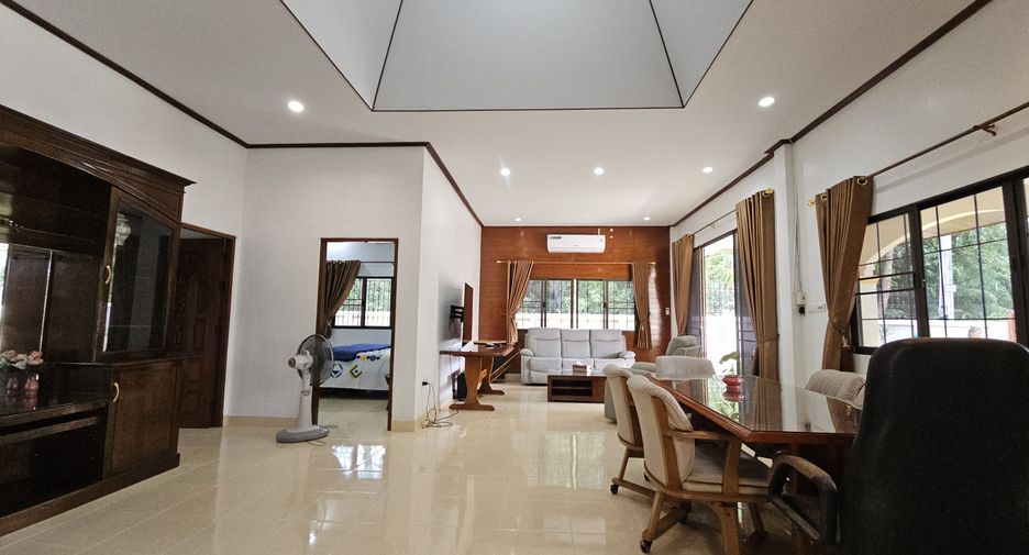 For rent 3 bedrooms villa in Bang Lamung, Chonburi