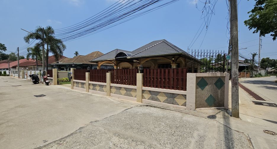 For rent 3 bedrooms villa in Bang Lamung, Chonburi