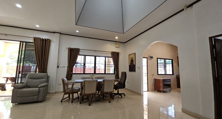 For rent 3 bedrooms villa in Bang Lamung, Chonburi