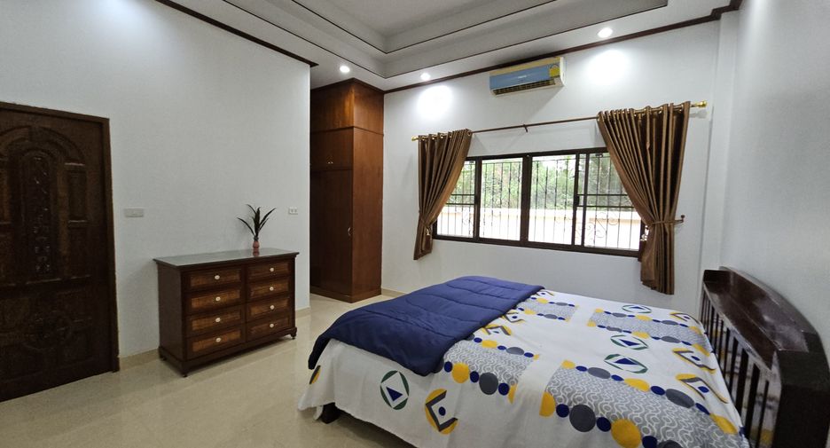 For rent 3 bedrooms villa in Bang Lamung, Chonburi