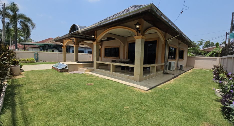 For rent 3 bedrooms villa in Bang Lamung, Chonburi