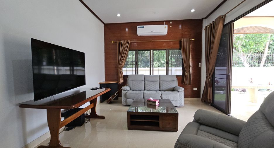 For rent 3 bedrooms villa in Bang Lamung, Chonburi