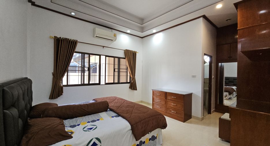 For rent 3 bedrooms villa in Bang Lamung, Chonburi