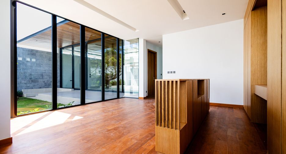 For sale 4 bedrooms villa in Thalang, Phuket