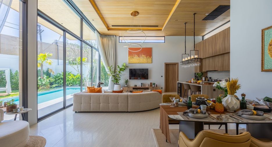 For rent 4 bedrooms villa in Mueang Phuket, Phuket