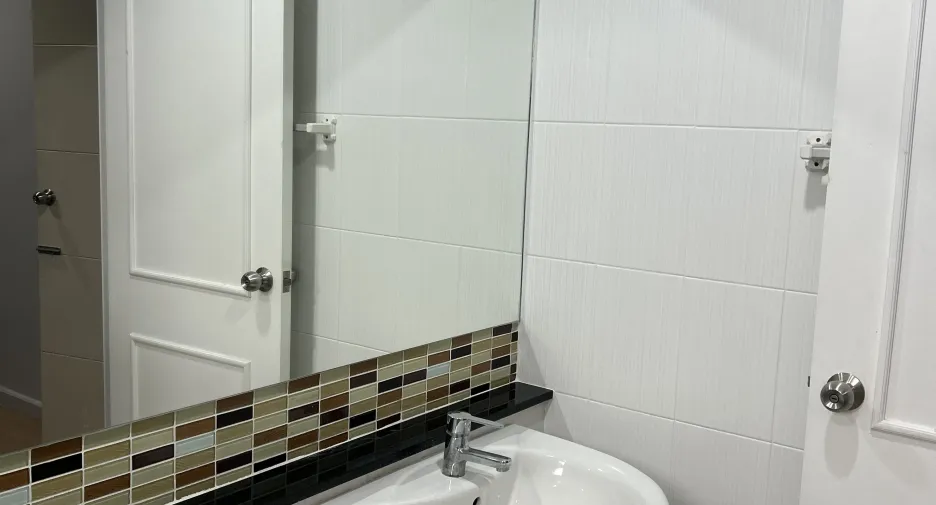 For rent 3 bedrooms townhouse in Prawet, Bangkok