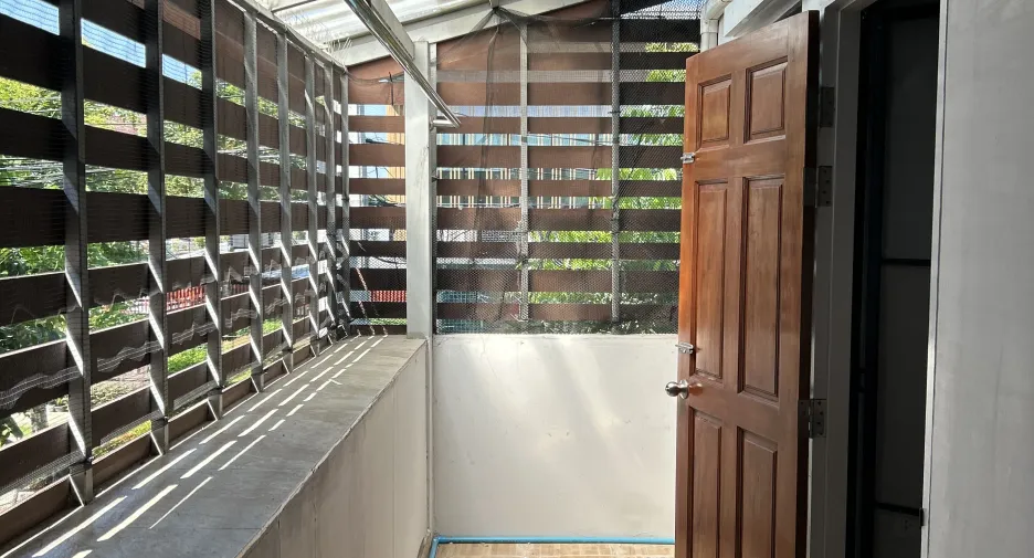 For rent 3 bedrooms townhouse in Prawet, Bangkok