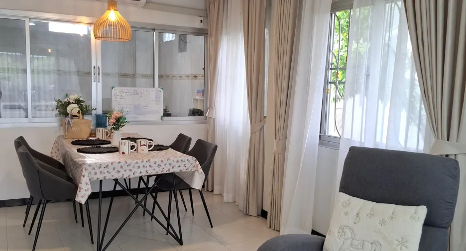 For rent 3 bedrooms townhouse in Thalang, Phuket