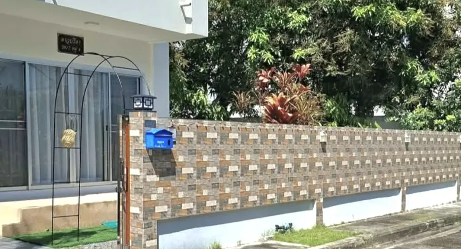 For rent 3 bedrooms townhouse in Thalang, Phuket