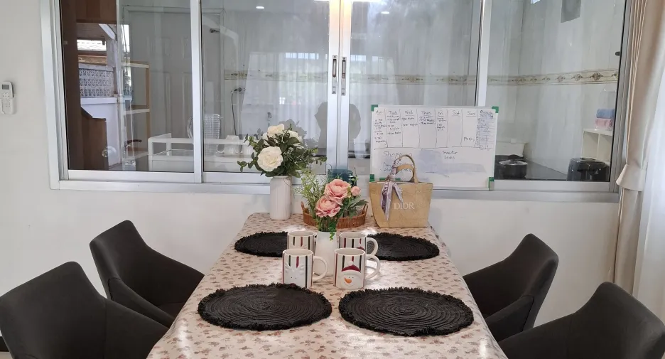 For rent 3 bedrooms townhouse in Thalang, Phuket