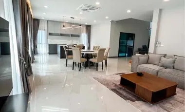 Casa en alquiler de 5 habitaciones en Bang Phli, Samut Prakan
