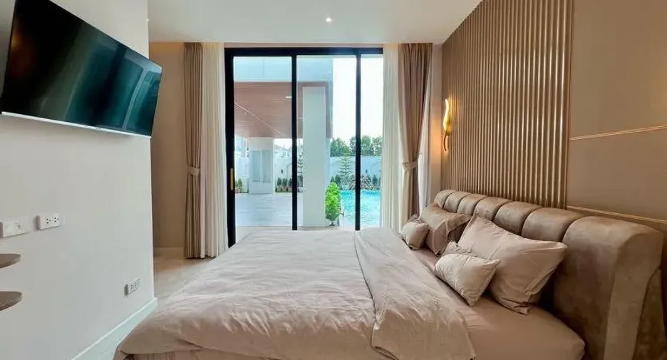 For sale and for rent 7 bedrooms villa in Mueang Chiang Mai, Chiang Mai