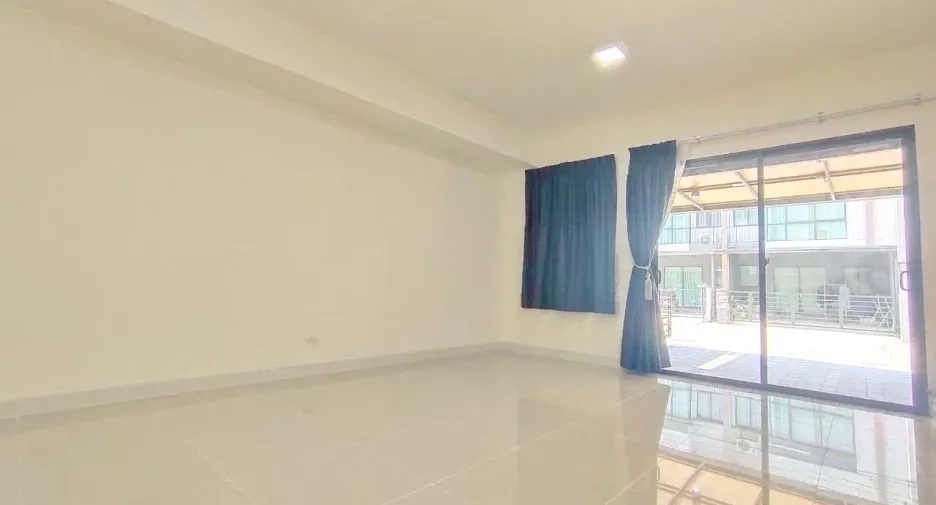 出售 2 卧室 联排别墅 在 Bang Yai, Nonthaburi