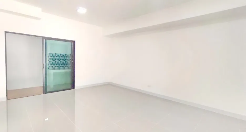 出售 2 卧室 联排别墅 在 Bang Yai, Nonthaburi