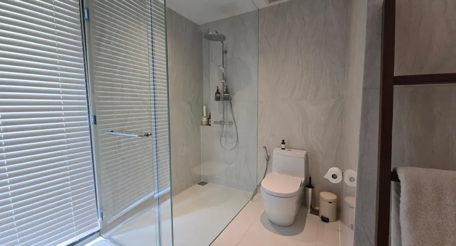 For sale 2 bedrooms condo in Watthana, Bangkok