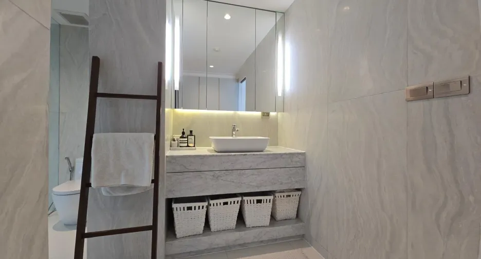 For sale 2 bedrooms condo in Watthana, Bangkok
