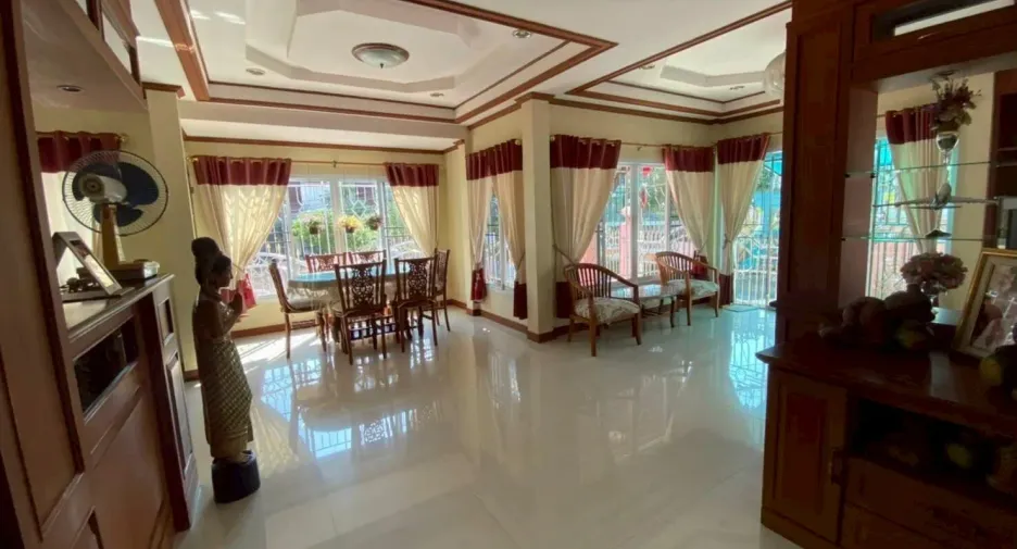 For sale 2 bedrooms house in Mueang Chiang Mai, Chiang Mai