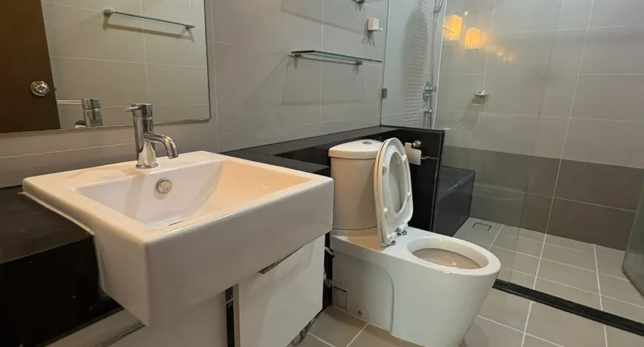 For sale 2 bedrooms condo in Bang Kho Laem, Bangkok