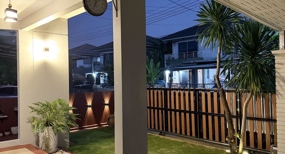 For sale 3 bedrooms house in Lat Krabang, Bangkok