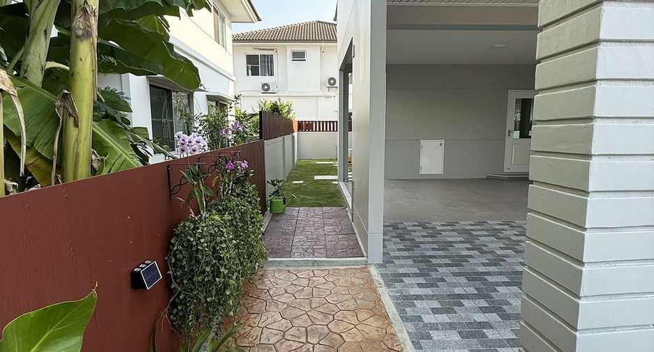 For sale 3 bedrooms house in Lat Krabang, Bangkok