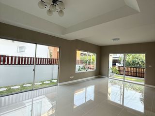 Продажа 3 спальни дом в Лат Крабанг, Бангкок