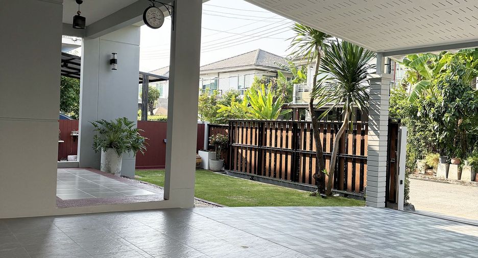 For sale 3 bedrooms house in Lat Krabang, Bangkok