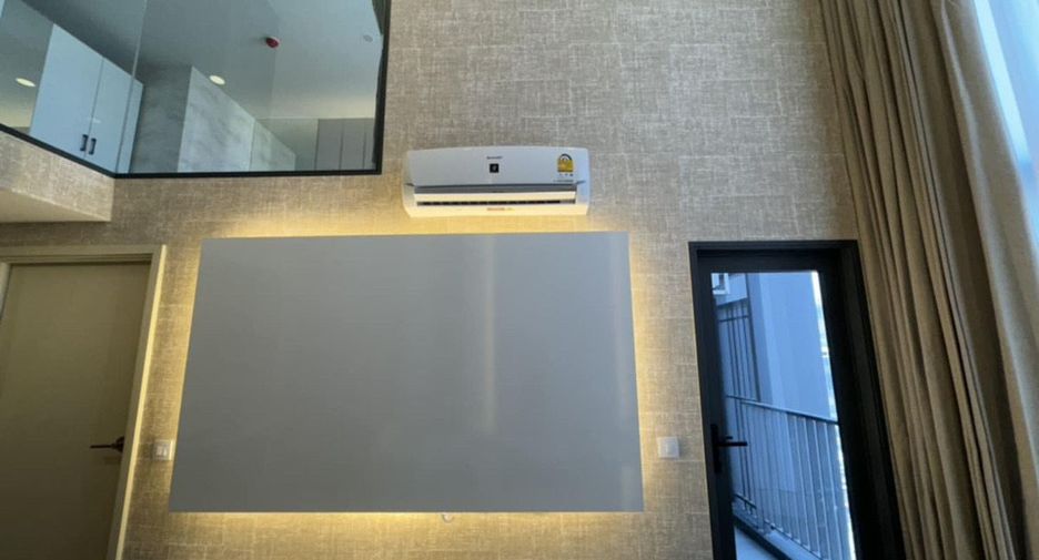 For rent 2 bedrooms condo in Huai Khwang, Bangkok