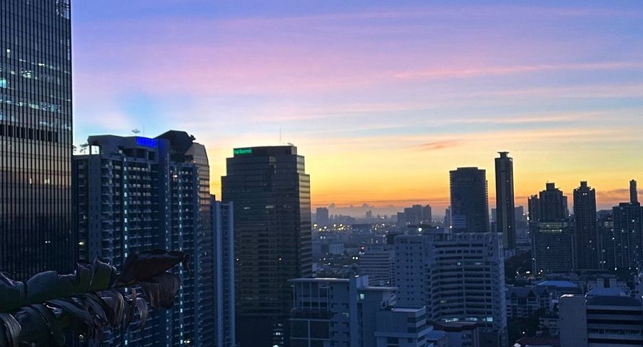 À vendre 2 chambres condo à Watthana, Bangkok