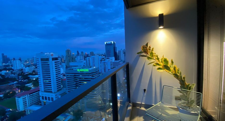 À vendre 2 chambres condo à Watthana, Bangkok