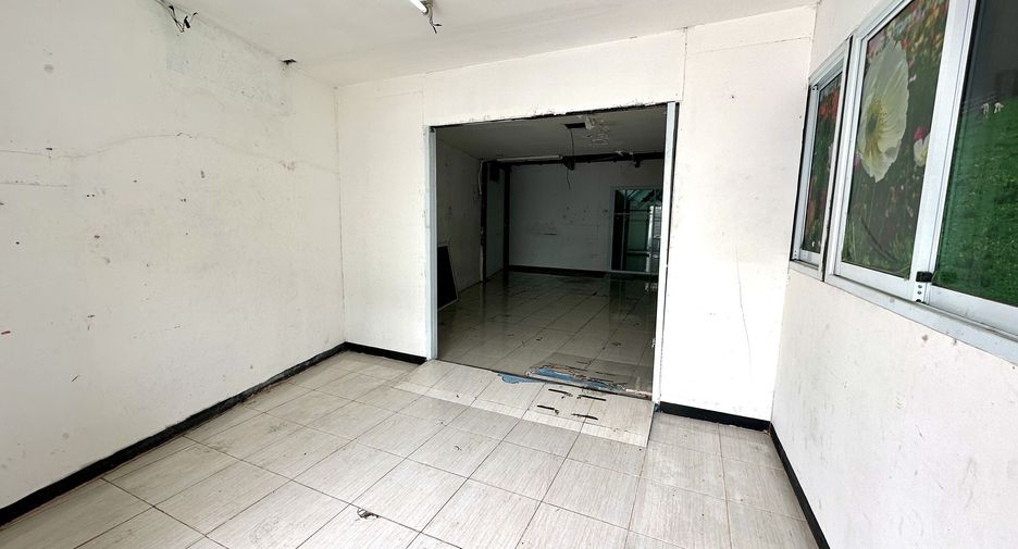 For sale and for rent 3 bedrooms house in Khan Na Yao, Bangkok