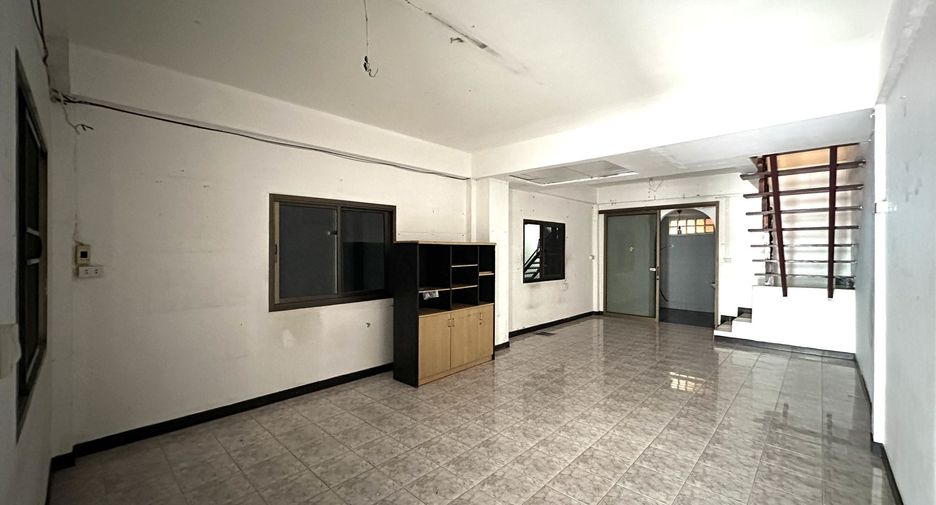 For sale and for rent 3 bedrooms house in Khan Na Yao, Bangkok
